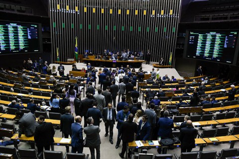 Pela segunda vez, Congresso acaba com saídas temporárias de presos em feriados