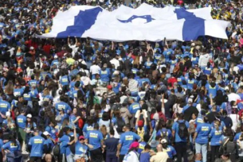 Marcha para Jesus reúne milhares de pessoas na capital paulista