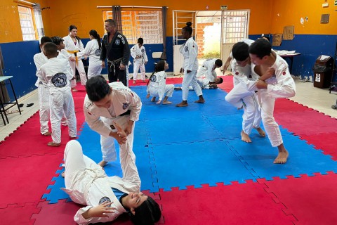 Instituto Vida Solidária da AMRIGS retoma aulas de Jiu-Jitsu para as crianças