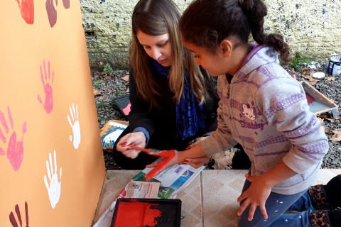 AMRIGS promove mutirão de voluntários para pintura da sede do Instituto Vida Solidária